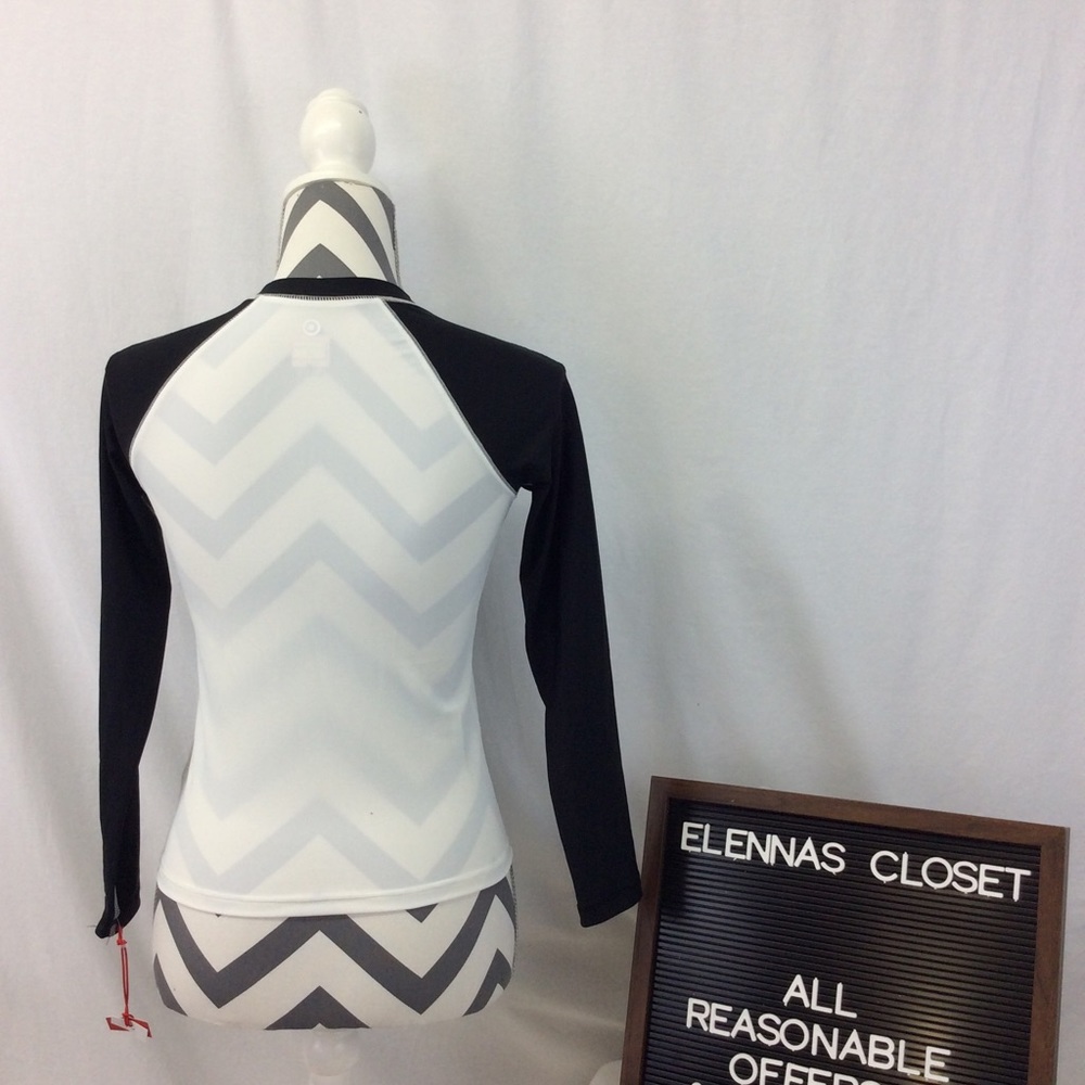 Hunter Rash Guard Size Medium NWT - Picture 3 of 3